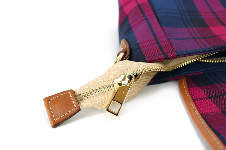 經典格紋旋轉鈕扣包_63