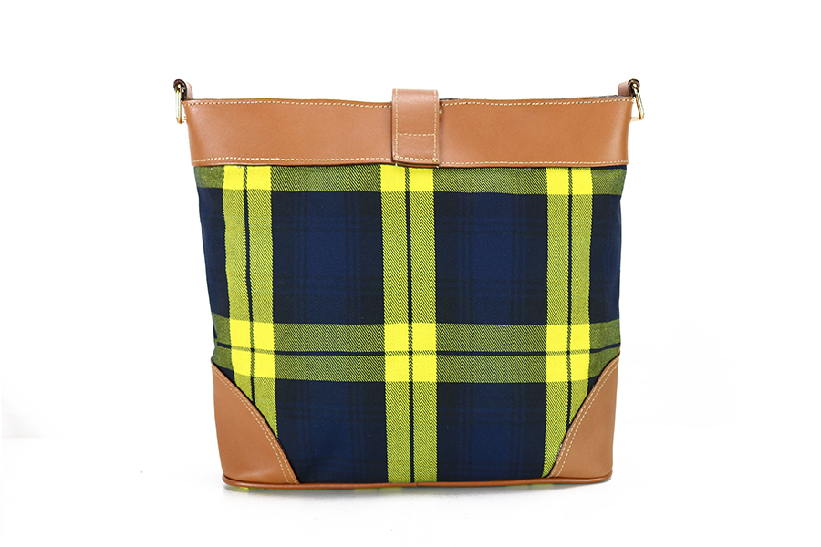 經典格紋單肩背包_40